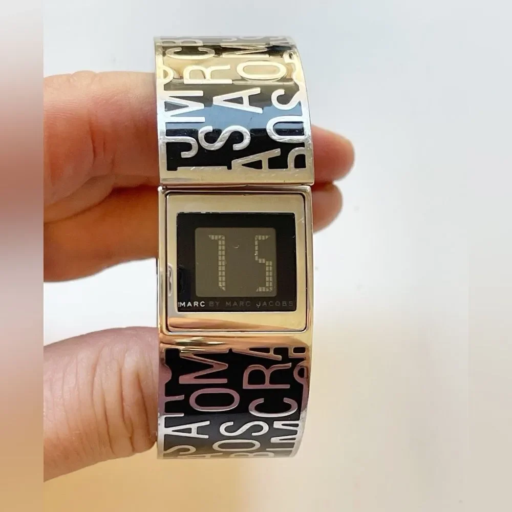 Marc Jacobs Vintage Enamel Logo Hinge Metal cuff Bracelet watch Black and Silver